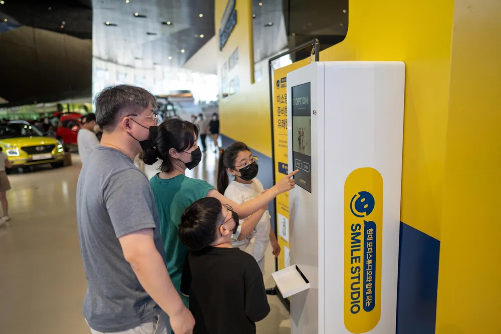HYUNDAI Motor Studio 'SMILE STUDIO' Campaign — Image 1