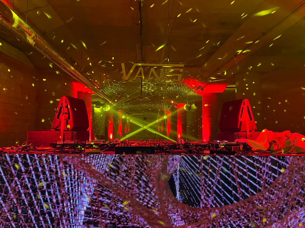 VANS STATION SINDANG — Image 3